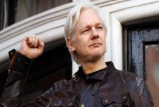 Egy jó hírt és egy rosszat kapott a WikiLeaks alapítója