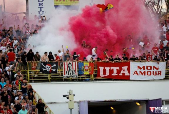 Áll a bál az aradi futballcsapatnál