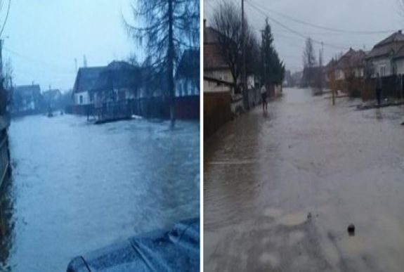 Árvíz: két személyt mentettek ki autóstól az árból Gyergyószárhegyen