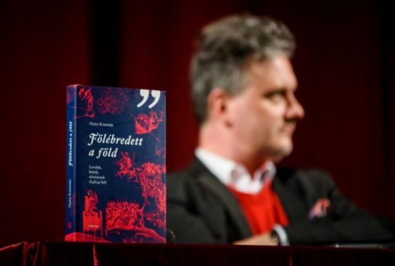 Észre sem vették, hogy forradalom van – a kolozsváriak Nyáry Krisztiánnal készültek március 15-re