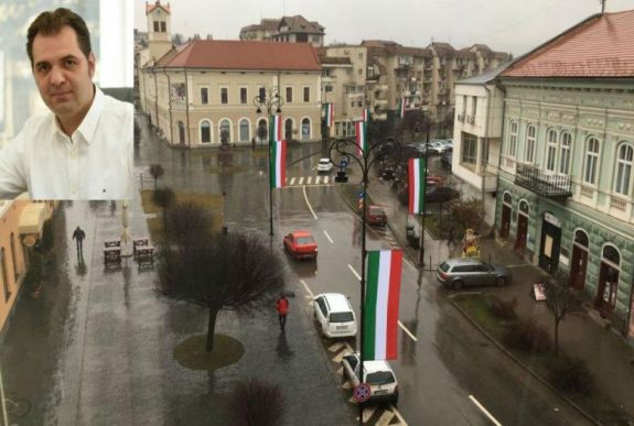 Ötezer lejre büntették meg Antal Árpádot a román zászlók hiánya miatt