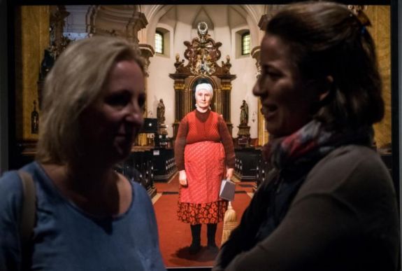 A paraszti világ ábrázolásától a széki asszonyokig – Korniss-tárlat nyílik a héten Bukarestben