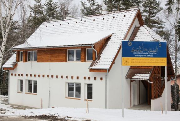 Négy orvost csalogattak Csíkszeredába azzal, hogy lakást biztosítanak nekik