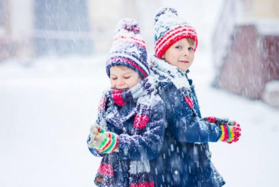 Nyolc indok, amiért hidegben is játszhat kint a gyereke