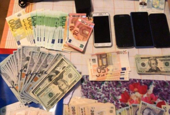 Csendőr által alapított drogkereskedő bandára csaptak le Nagyváradon