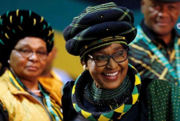 Elhunyt Winnie Mandela