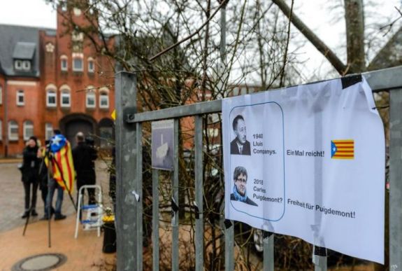 Erre a következtetésre jutott a német ügyészség Carles Puigdemont ügyében