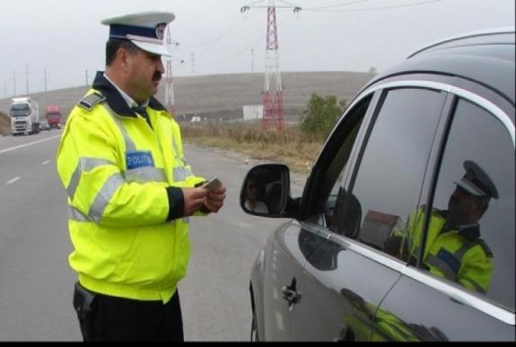 Májustól módosul a KRESZ: könnyen elveszítheti autója forgalmi engedélyét