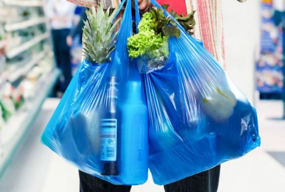 Kihirdette az államfő a nejlonszatyrokat betiltó törvényt