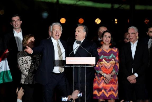 Magyarországi választások: kétharmados Fidesz-többség körvonalazódik (percről percre)