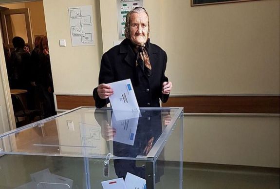 Barna Gergő a Fidesz kétharmadáról: fontos, de nem döntő szerepük volt a külhoni szavazatoknak