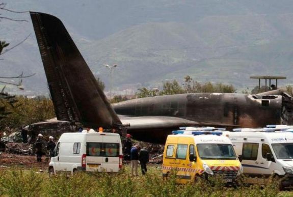 FRISSÍTVE - Lezuhant egy repülőgép Algériában, legalább 257-en meghaltak