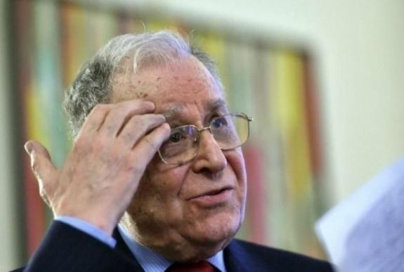 Ion Iliescu: „Bohózatot csinálnak a forradalomból”