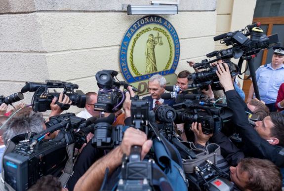 FRISSÍTVE: A DNA-hoz berendelt Dragnea keményen beszólt egy újságírónak