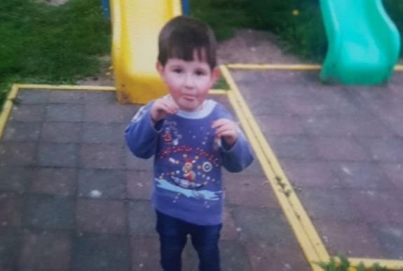 FRISSÍTVE - Megtalálták az eltűnt Kolozs megyei kisfiút