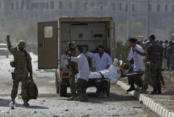 FRISSÍTVE: Pokolgép robbant Afganisztánban, román katonák sérültek meg