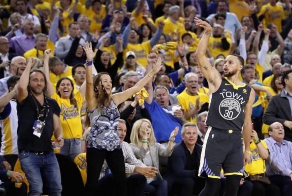 NBA: máris pályaelőnyben a Cleveland, újra nyert a Golden State