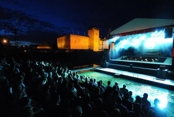 Erdélyi héttel bővül a Gyulai Várszínház programja