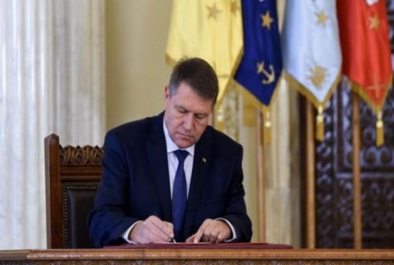 Alkotmányossági kifogást emelt az államfő a referendumtörvény ellen