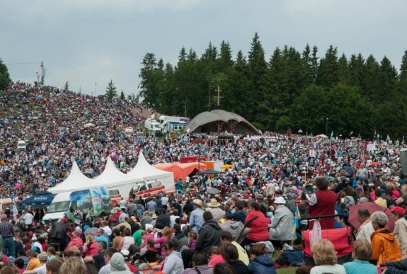 Csíksomlyói búcsú: „Mindnyájunknak szüksége van a Szűz Anya tekintetére”