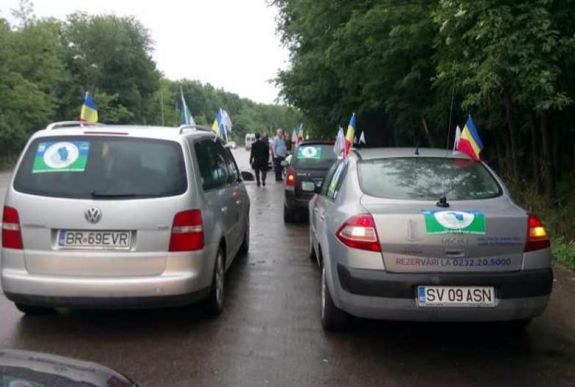 „Sztrádát akarunk!” – autóval vonultak a moldvaiak Bukarestbe