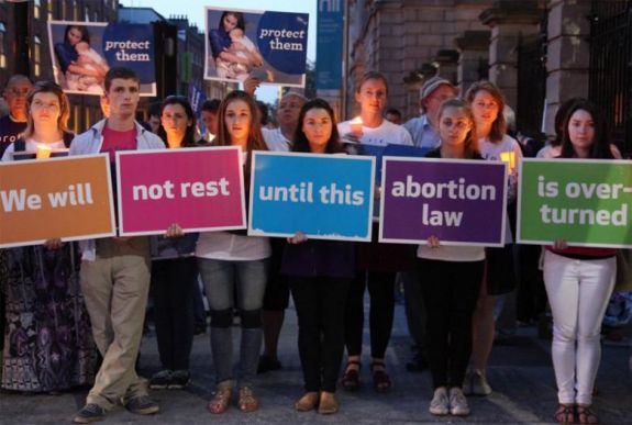 Fontos kérdésről döntenek pénteken az írek