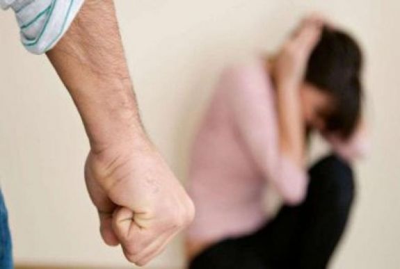 A kormány elfogadta a családon belüli erőszakot megfékező országos stratégiát