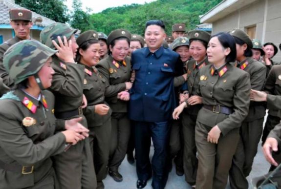 Észak-koreai küldöttség utazik Szingapúrba