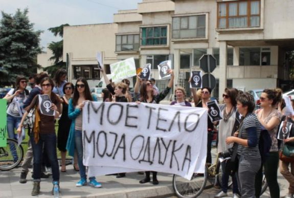 Újabb európai országban enyhítenek az abortusztörvényen