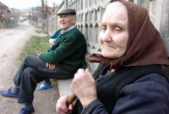 Az időskorúakat támogató programokat hagyott jóvá a kormány