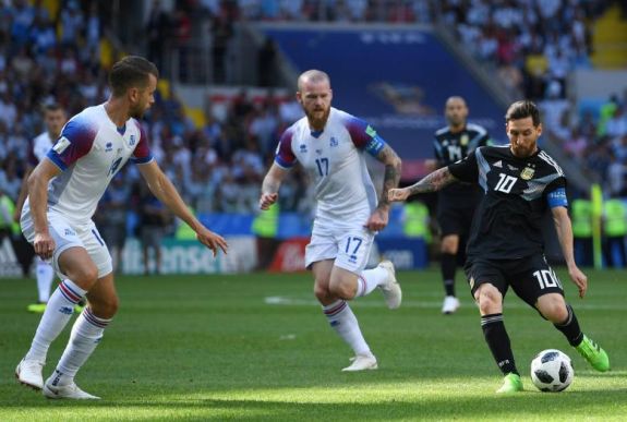 Kivédte Messi büntetőjét az izlandi kapus, az eredmény döntetlen maradt