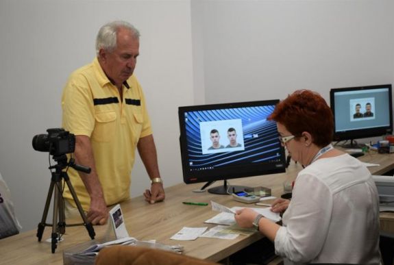 Kétnyelvű egységes ügyintéző iroda nyílt Szatmárnémetiben