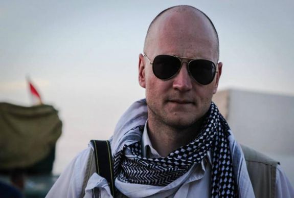 Jászberényi Sándor haditudósítóból lett író a Látó júniusi vendége