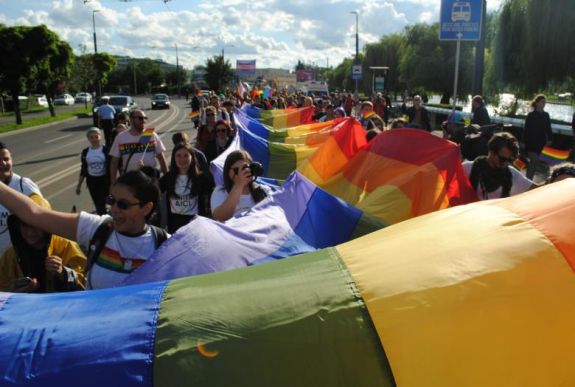 ClujPride: többen, hangosabban, továbbra is eldugott városrészen vonultak idén