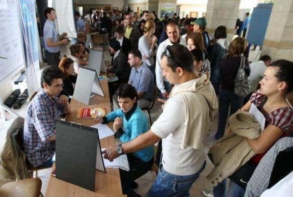 Jelentős támogatást kaphat a munkaadó, hogy a minimálbérnél nagyobb fizetést adhasson