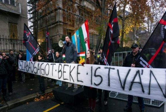 Törvénytervezet: súlyos börtönévek járnak a románellenességért