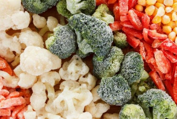 Azonnal dobja ki, ha ilyen zöldségeket tárol a mélyhűtőjében!