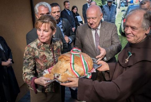 Nyolcadik éve gyűjtik a búzát Kárpát-medence-szerte a Magyarok Kenyeréhez