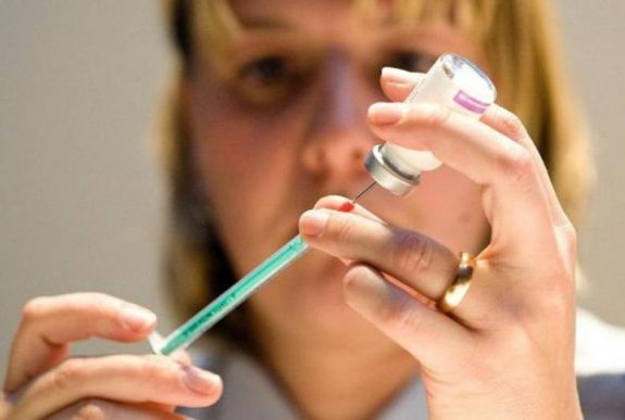 „Oltáskommandókkal” próbálják megfékezni a kanyaró terjedését