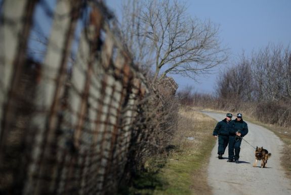 Kerítést emelnek a bolgárok a román határon