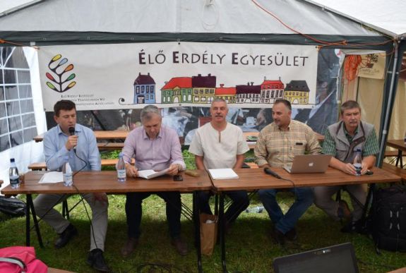 A medvekérdésről Tusványoson: a medveturizmus és a kilövési kvóta a megoldás