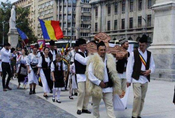 A magyar nyelvtől félnek: Bukarestben tüntetnek a székelyföldi románok