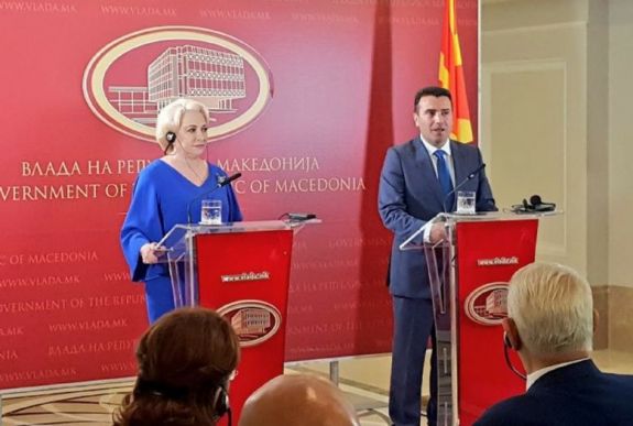 Új állampolgárságot és új tisztséget is „kitalált” Viorica Dăncilă macedóniai látogatásán