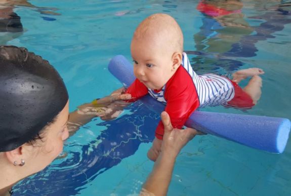 Tornával és úszással a megfelelő baba-mama kapcsolatért