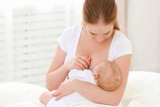 Az anyatejes táplálás fontosságára hívják fel a figyelmet