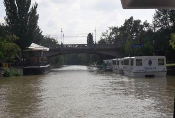 Vízi tömegközlekedés indult Temesváron
