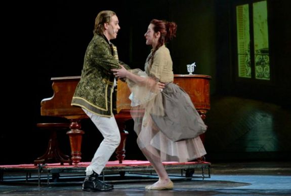 Legfülbemászóbb musical-dalaikkal koncerteznek az apáczaisok