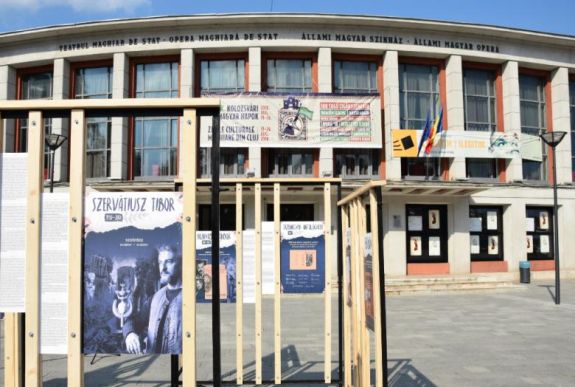 Bővíthető köztéri kiállításon mutatják be a kolozsvári magyar kultúra száz évét