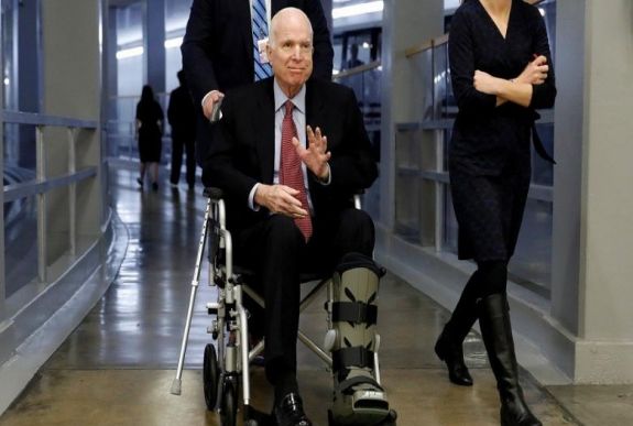 Elhunyt John McCain republikánus szenátor