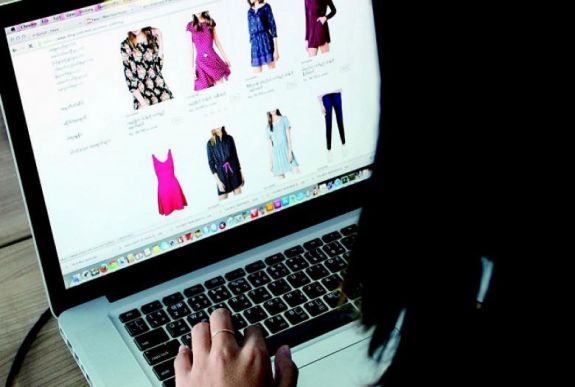 Munkaidőben böngész online boltokat a dolgozók jelentős része